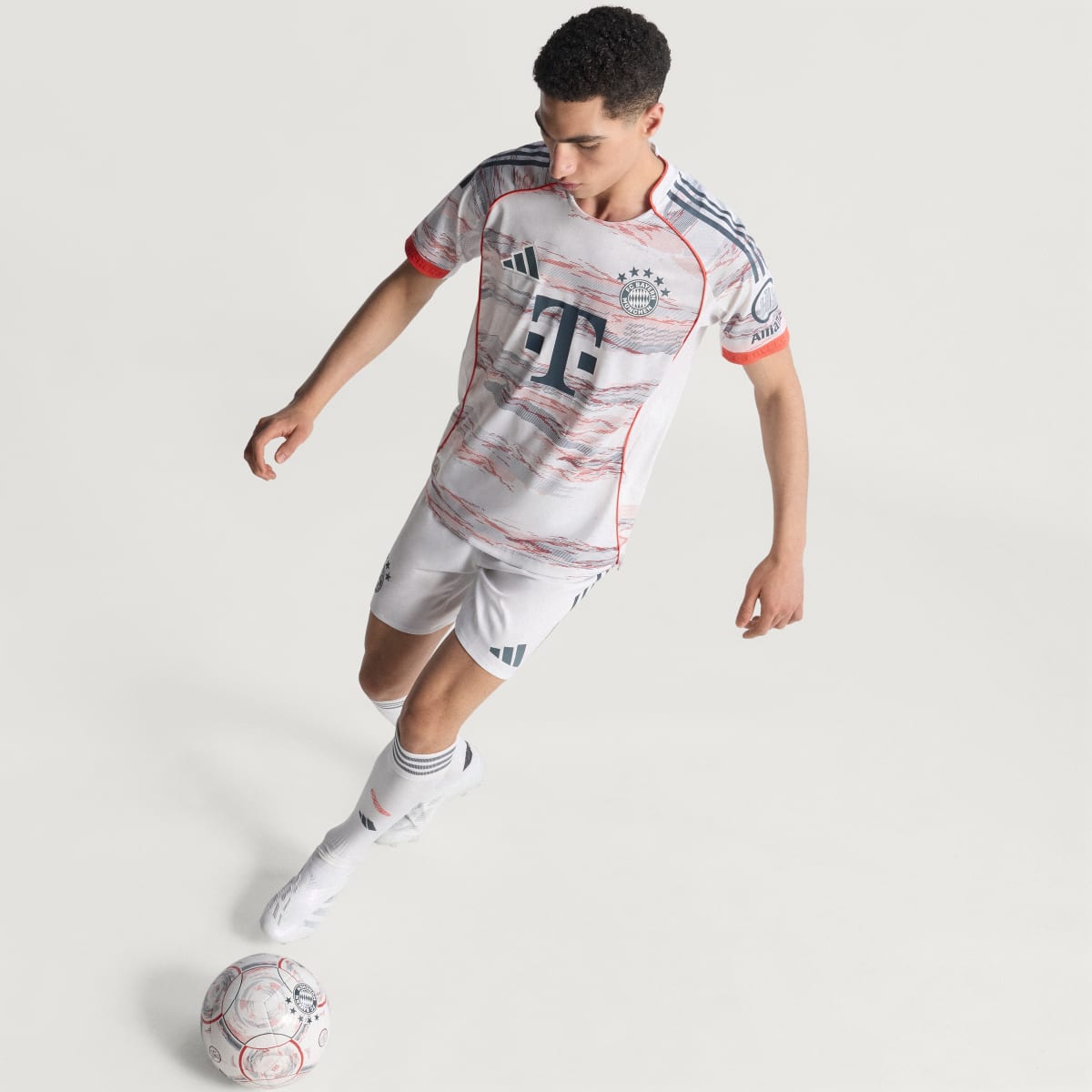 Adidas FC Bayern Auswärts Authentic Trikot 25/26 Herren – Bild 3