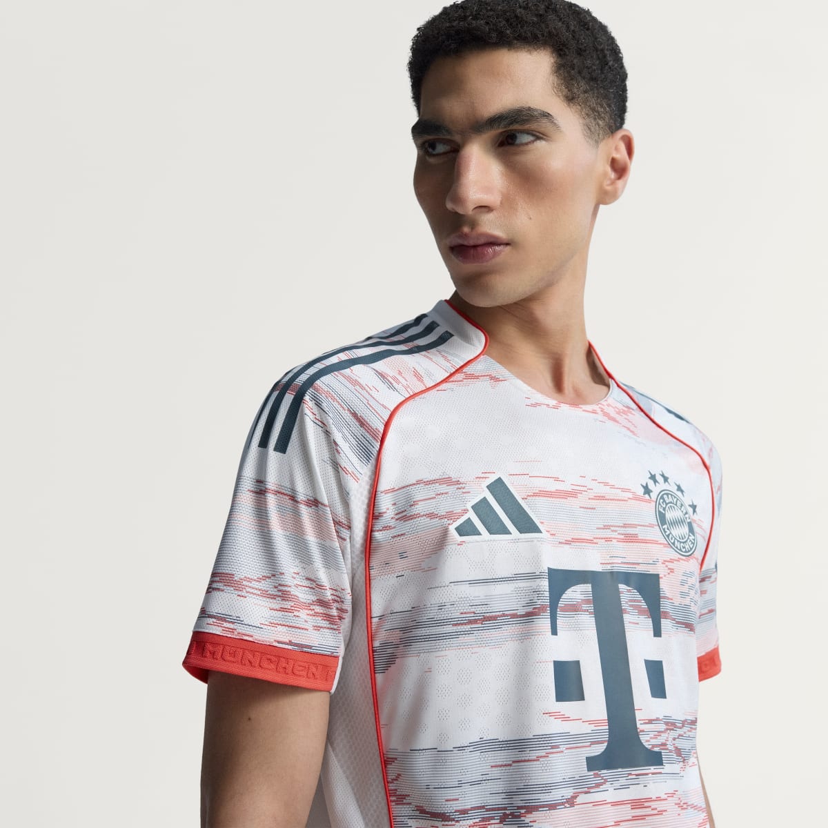 Adidas FC Bayern Auswärts Authentic Trikot 25/26 Herren – Bild 4