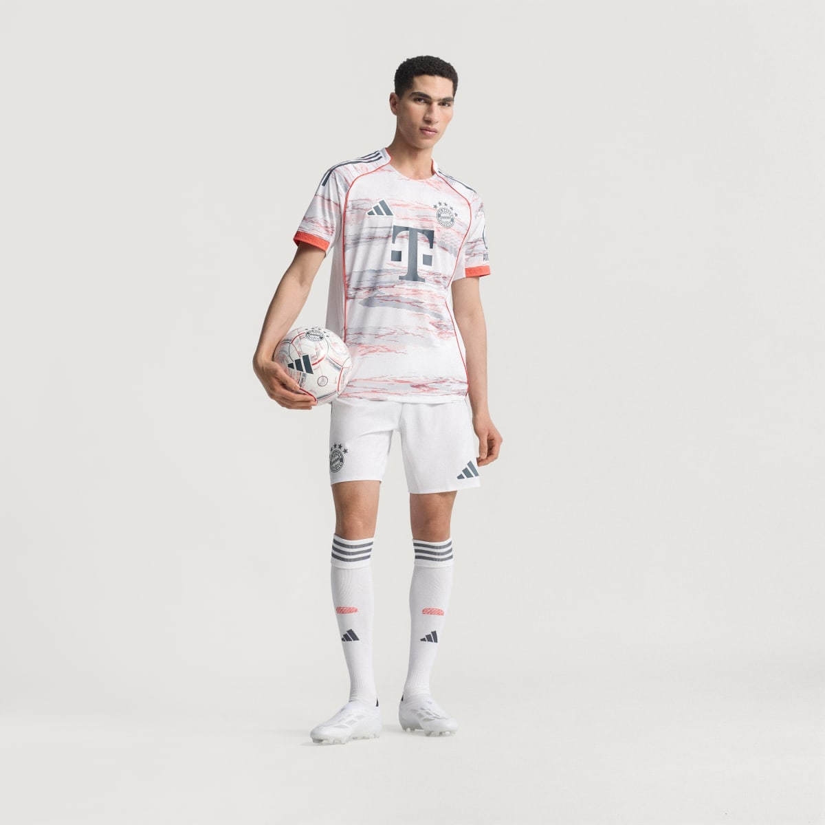 Adidas FC Bayern Auswärts Authentic Trikot 25/26 Herren – Bild 8