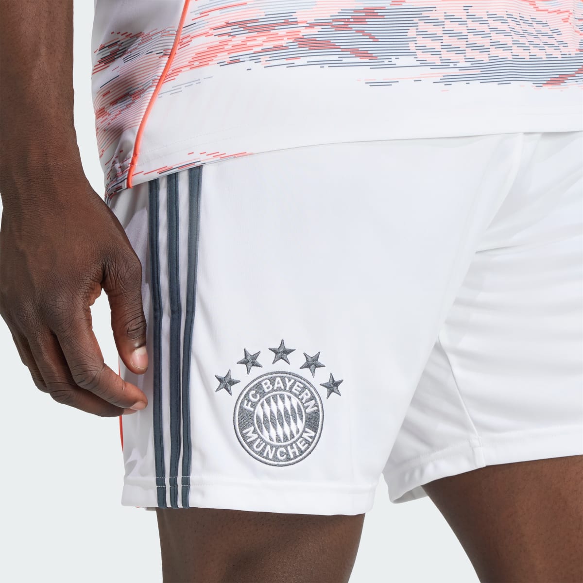 Adidas FC Bayern Auswärts Shorts 25/26 Herren – Bild 6