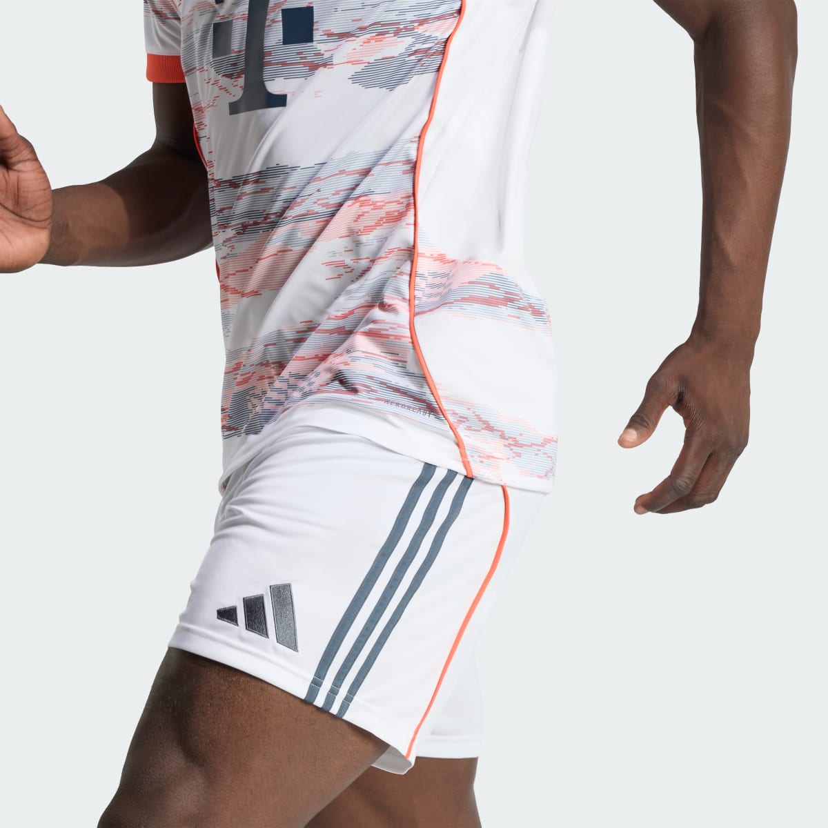 Adidas FC Bayern Auswärts Shorts 25/26 Herren – Bild 7