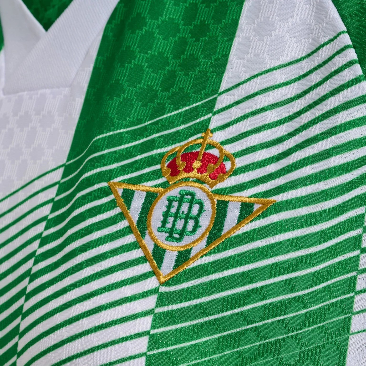Damen Hummel Real Betis Heim Trikot 26/27 – Bild 4