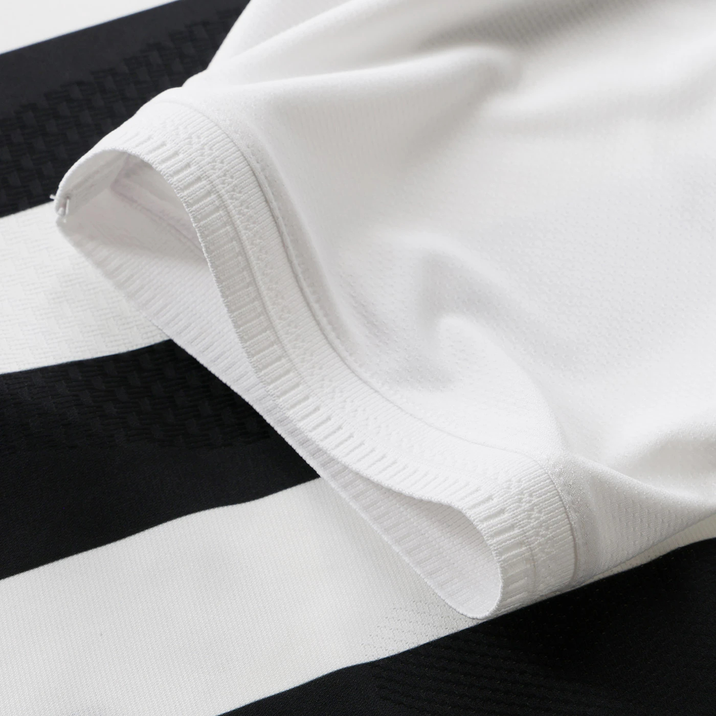 Adidas Juventus Heim Trikot 26/27 Herren – Bild 14