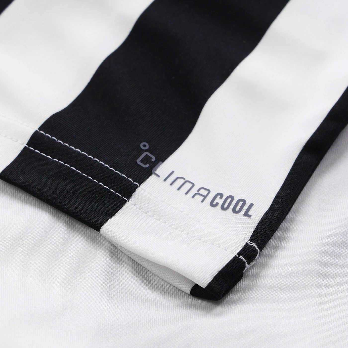 Adidas Juventus Heim Trikot 26/27 Kinder – Bild 13