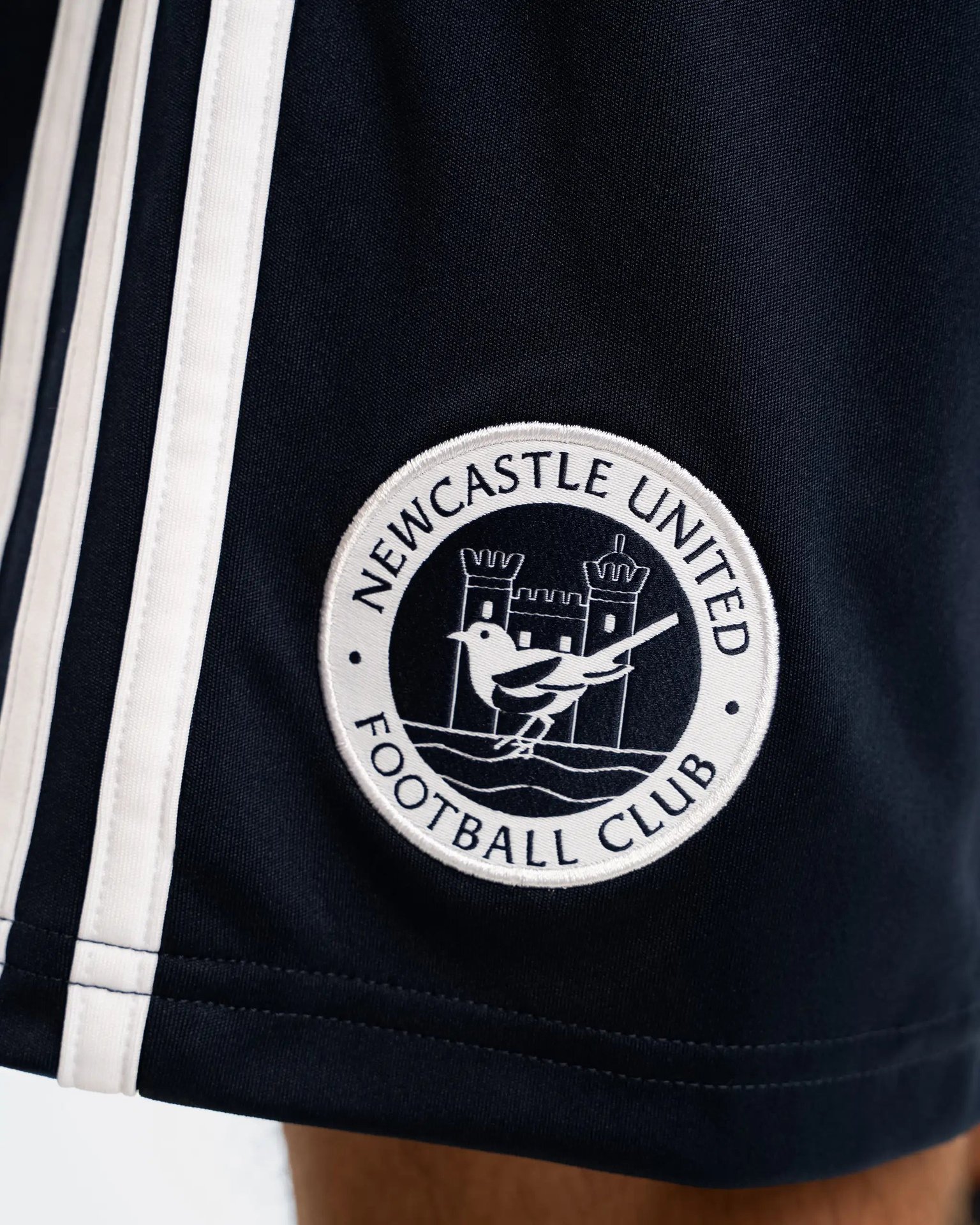 Adidas Newcastle United Auswärts Shorts 26/27 Herren – Bild 2