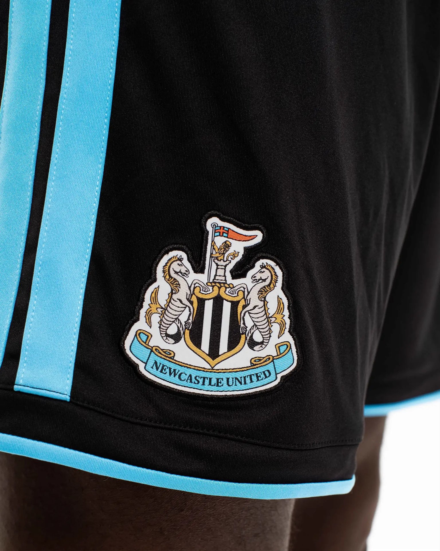Adidas Newcastle United Heim Shorts 26/27 Herren – Bild 4