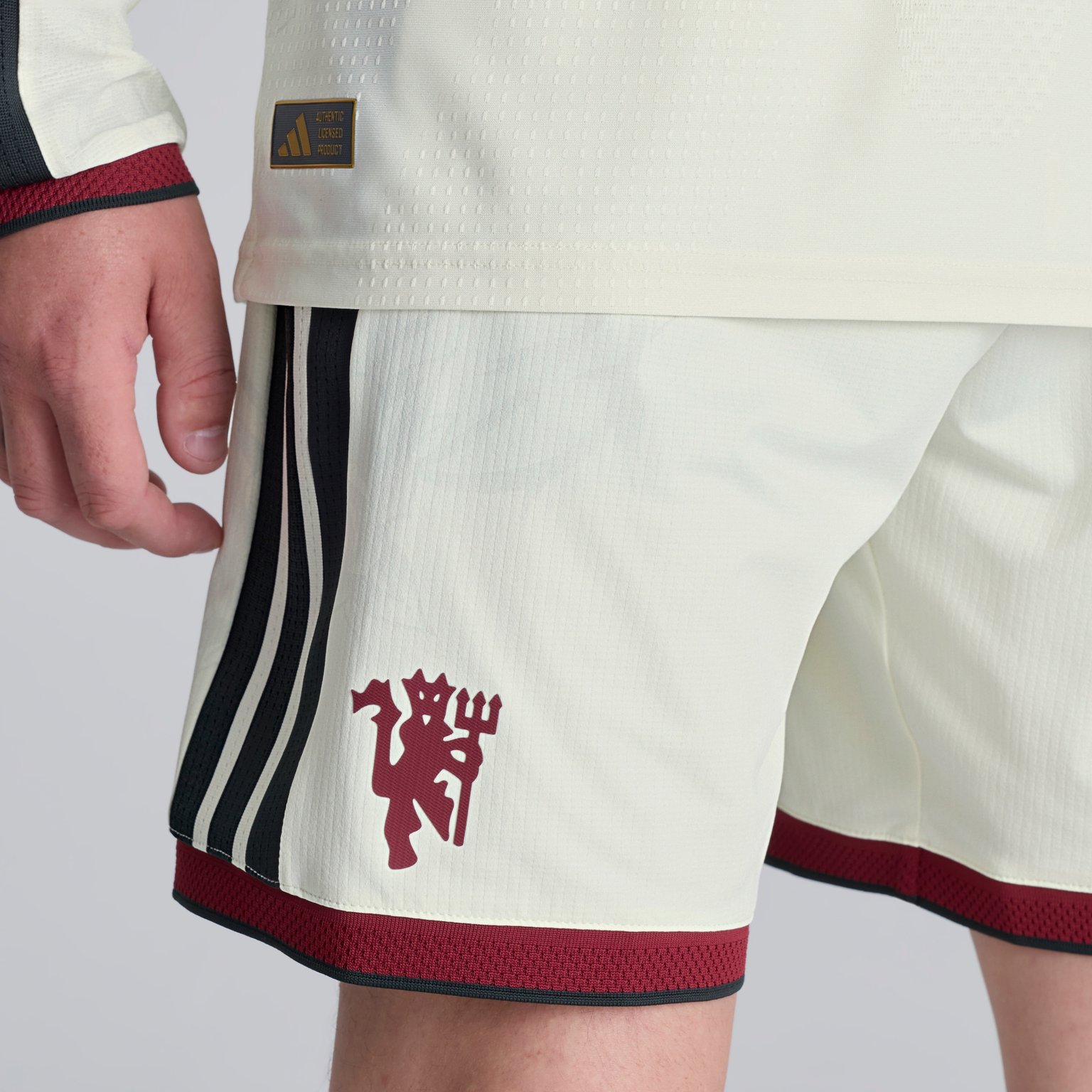 Herren Adidas Manchester United 3rd Shorts 26/27 – Bild 5